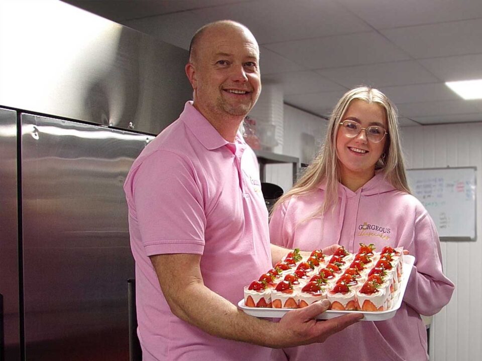 Matt & Matilda holding a gorgeous Cheesecakes: